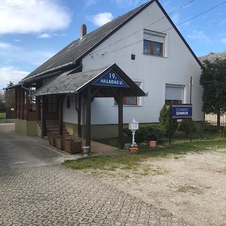 Kertesz Rozsa Vendeghaz Hotel Nagykanizsa Buitenkant foto